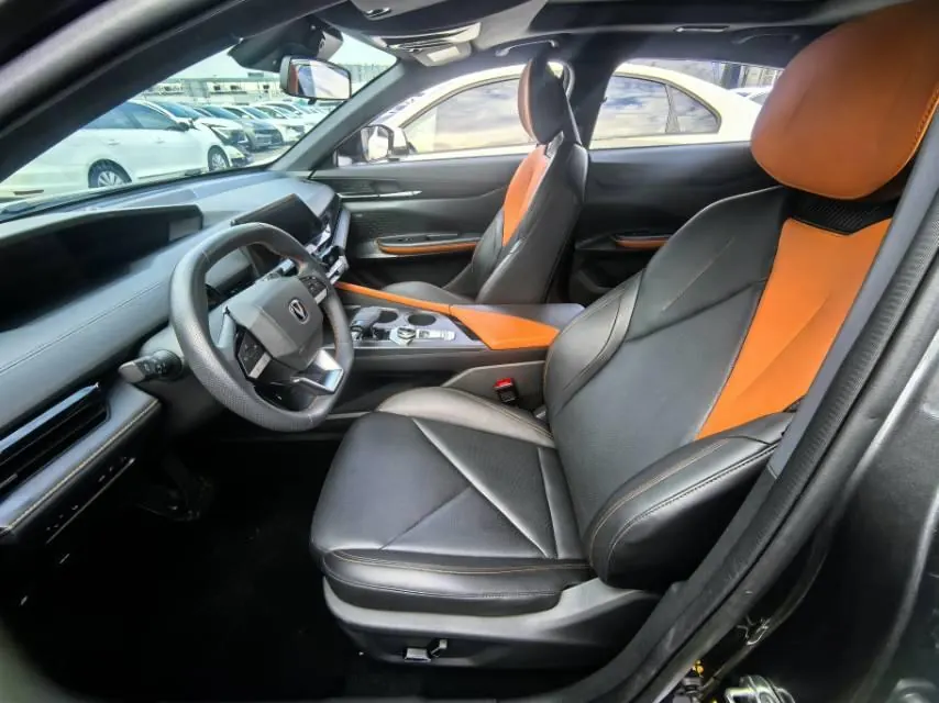 ChangAn 2022 UNI-V 1.5T honorable automatic gear 3