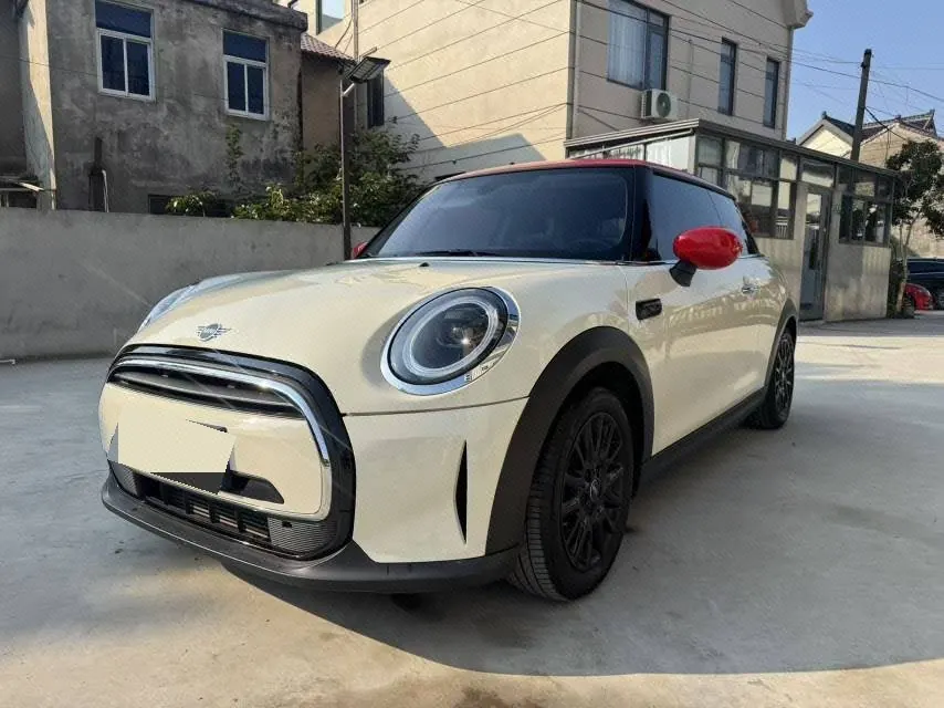 Open image lightbox: MINI Mini (imported) 2023 Mini One 1.5T automatic gear