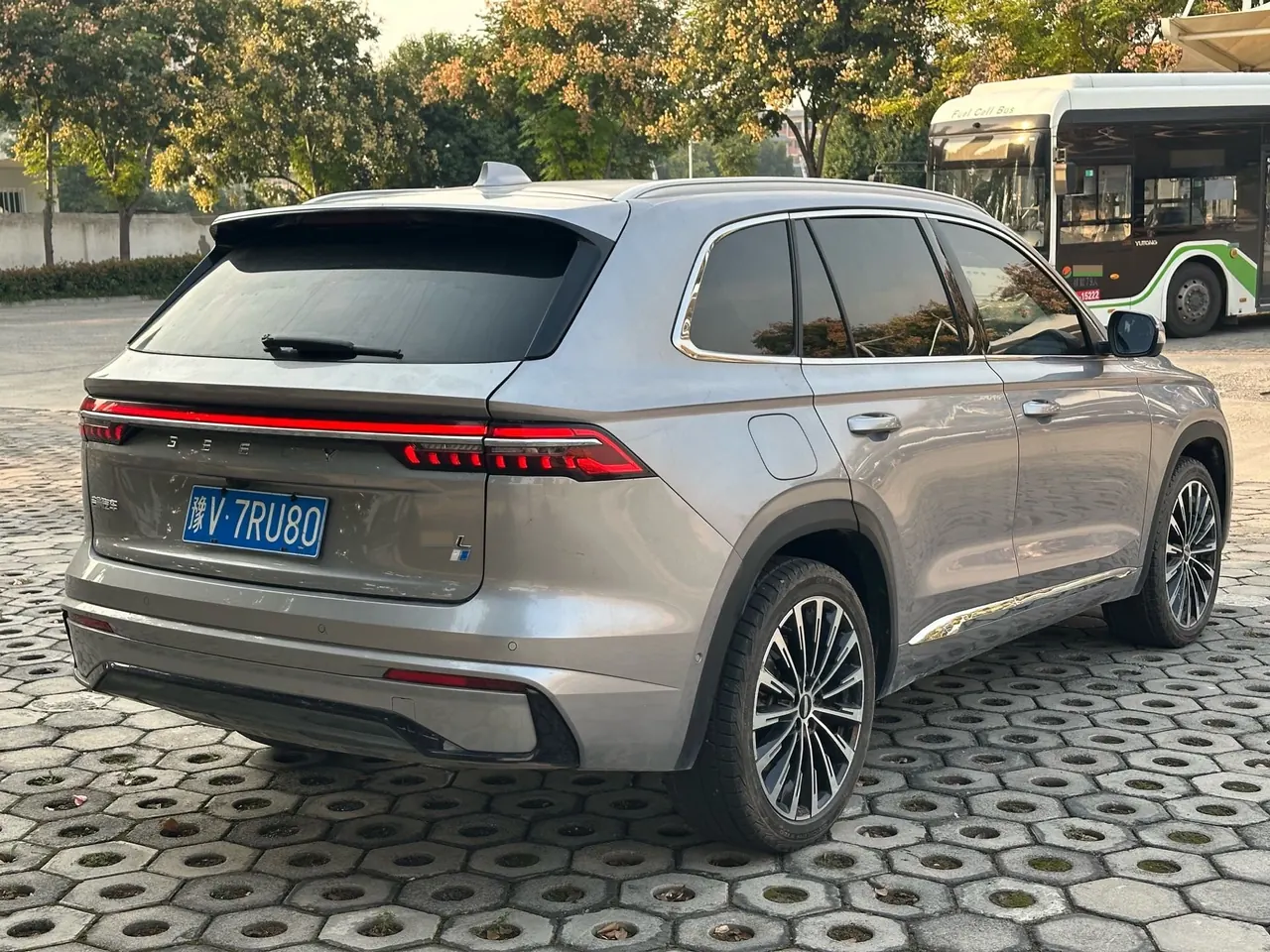 Geely 2024 XingyueL (Monjaro) Zhiqing 1.5T Tiangong Edition Automatic Gear 9