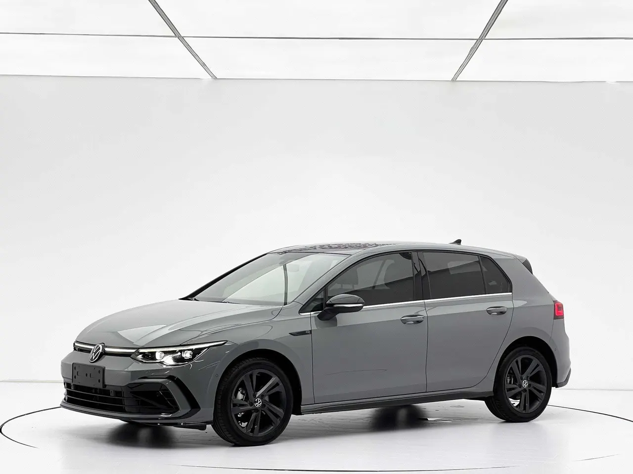Открыть галерею: Volkswagen 2023 Golf 8 R-Line 1.4TSI 280TSI (Modified) Automatic Gear