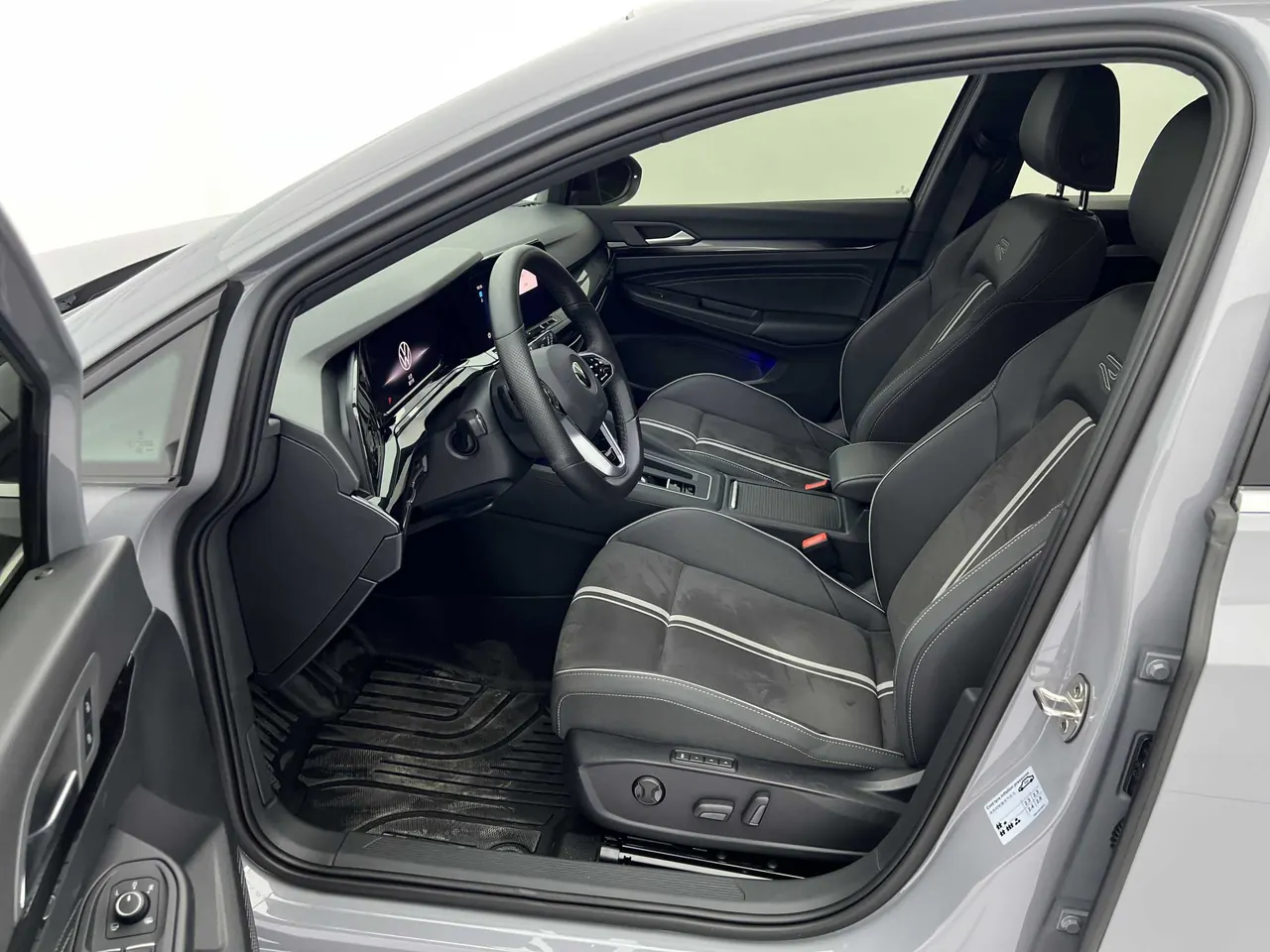 Volkswagen 2023 Golf 8 R-Line 1.4TSI 280TSI (Modified) Automatic Gear 10