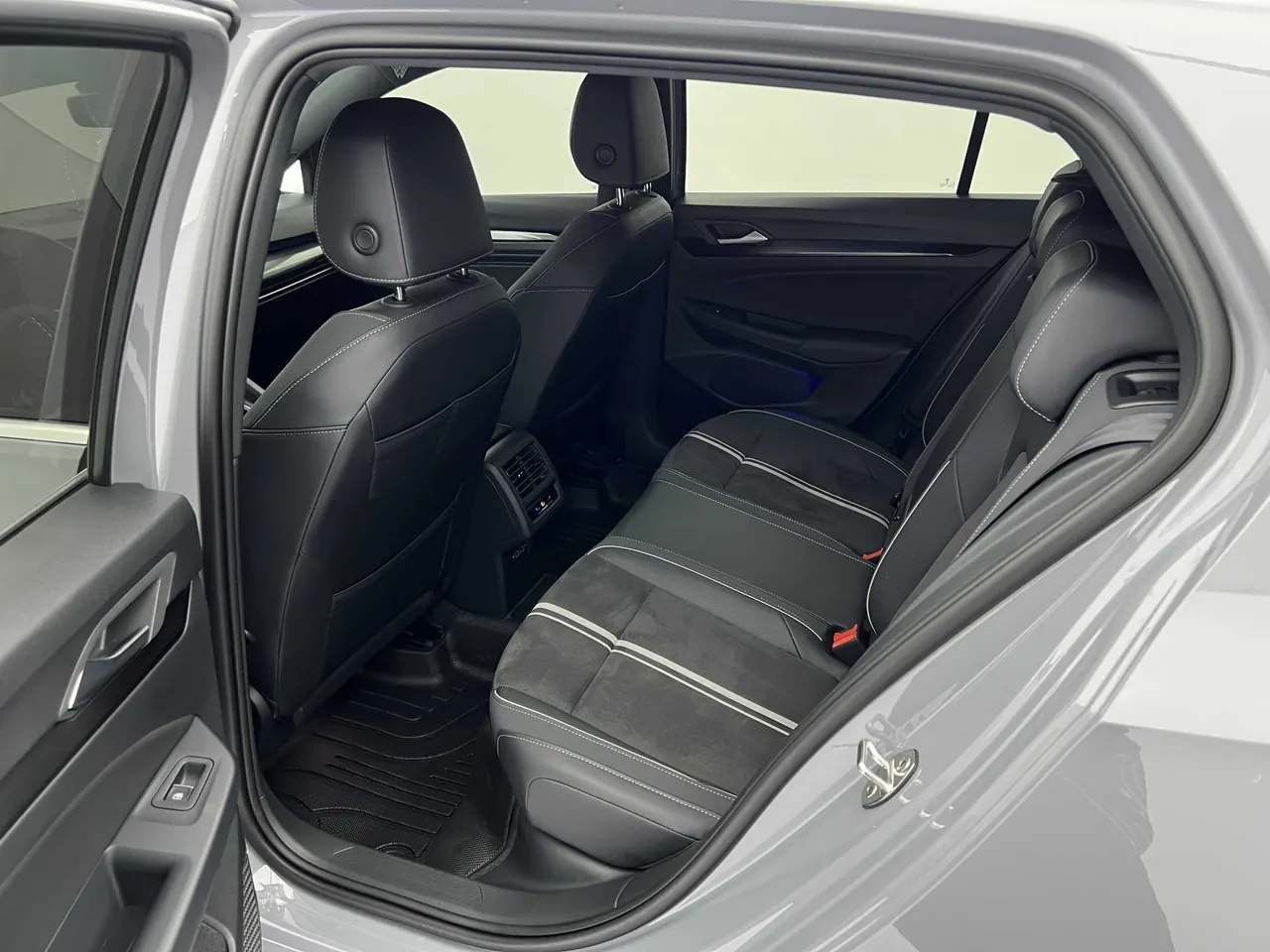 Volkswagen 2023 Golf 8 R-Line 1.4TSI 280TSI (Modified) Automatic Gear 11