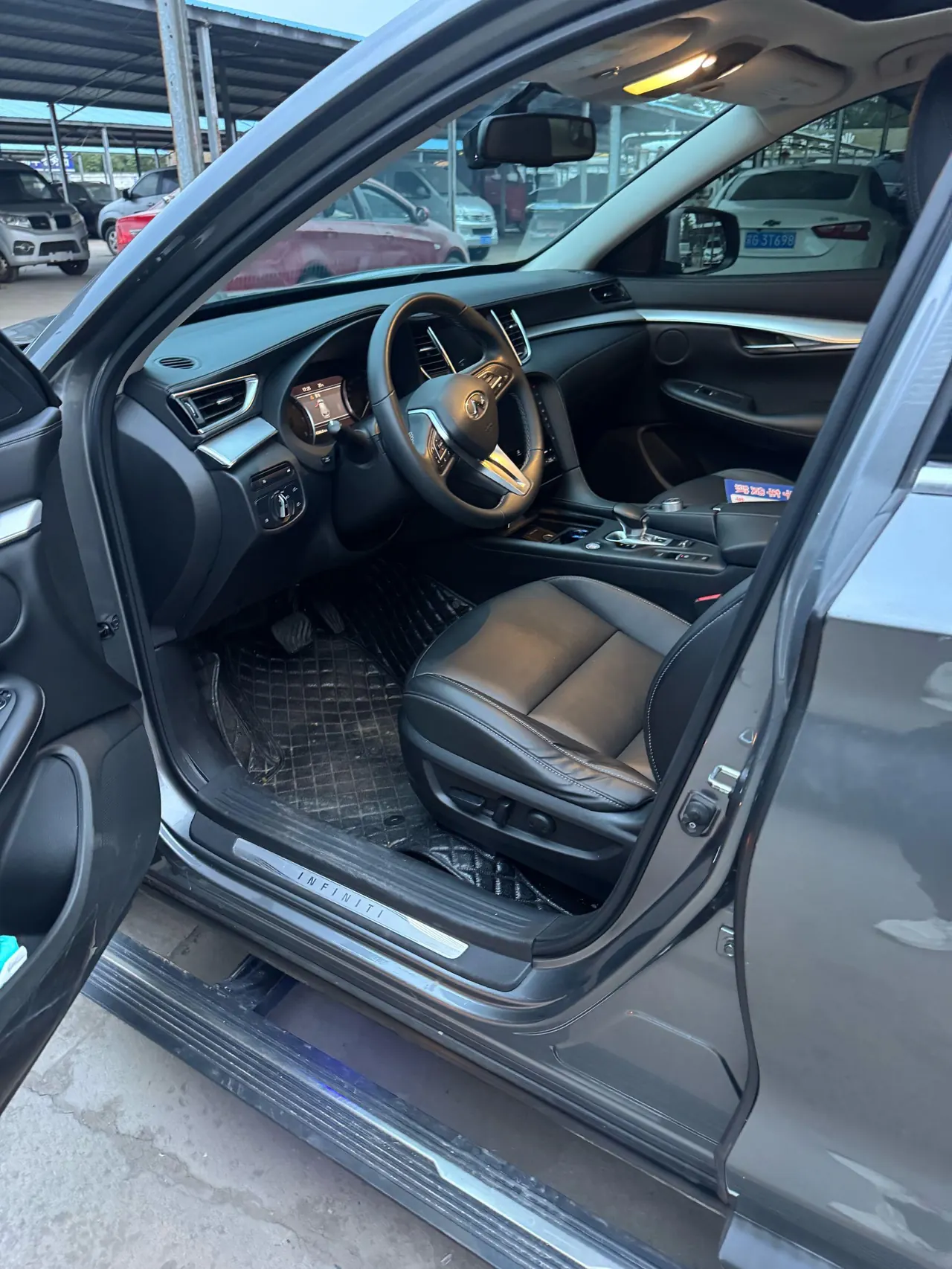 Infiniti 2020 QX50 2.0T Stepless Four-wheel Drive Elite Edition Automatic Gear 3