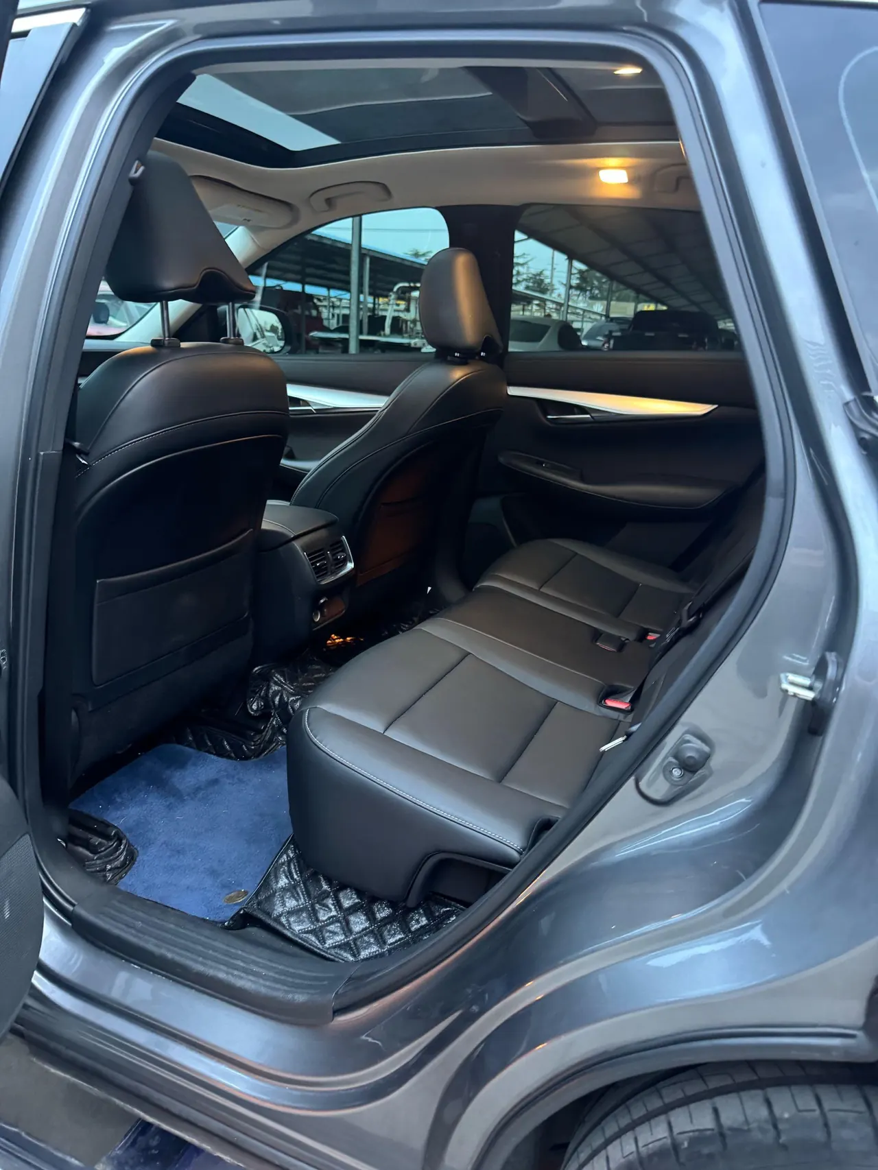 Infiniti 2020 QX50 2.0T Stepless Four-wheel Drive Elite Edition Automatic Gear 4