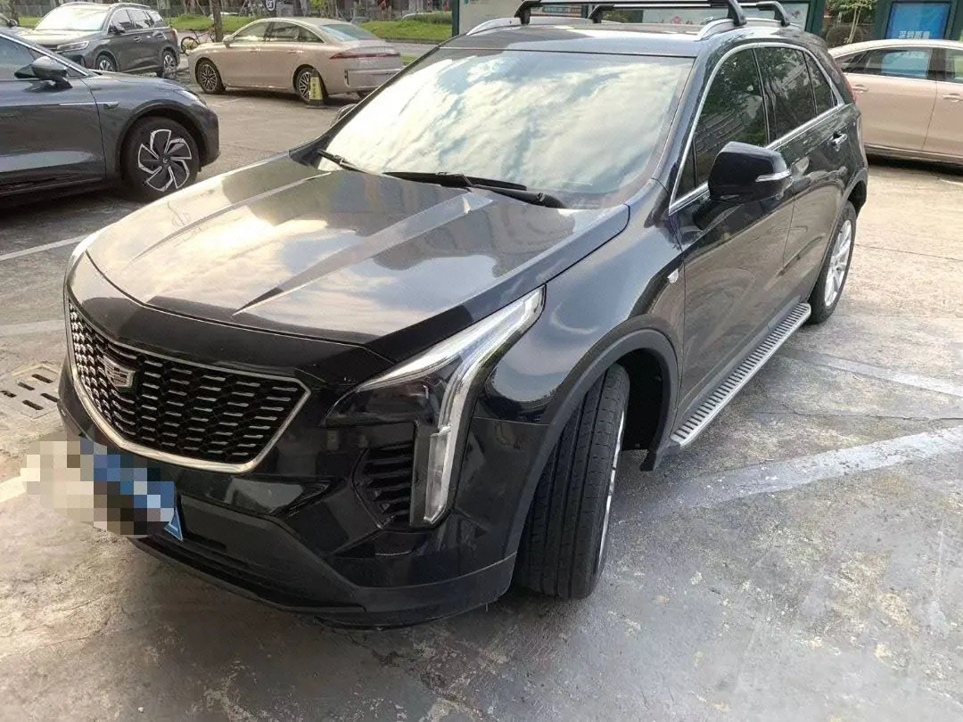 Cadillac 2022 XT4 48V 2.0T 28T Two-Drive Fashion Automatic Gear - View 1