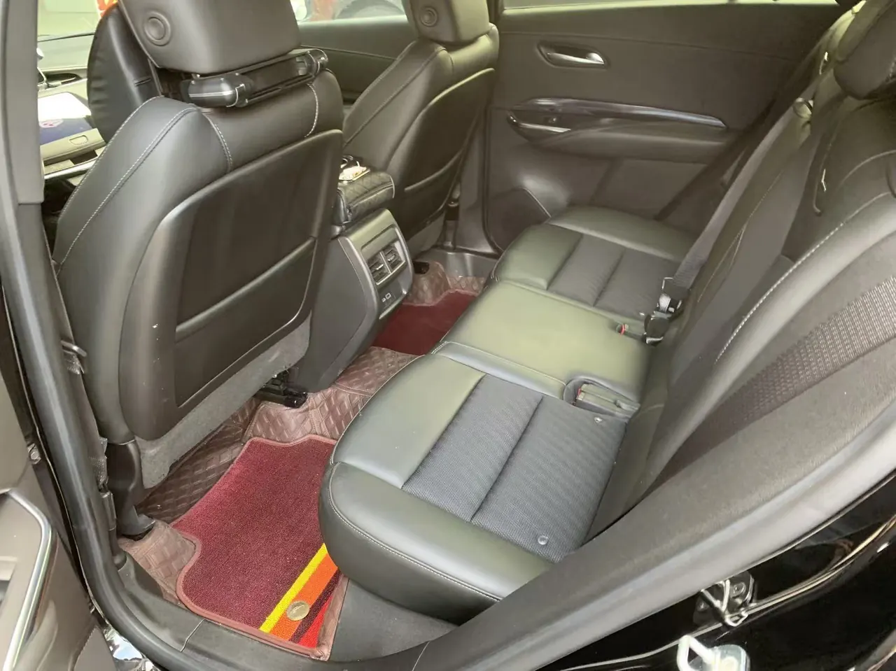 Cadillac 2022 XT4 48V 2.0T 28T Two-Drive Fashion Automatic Gear 3
