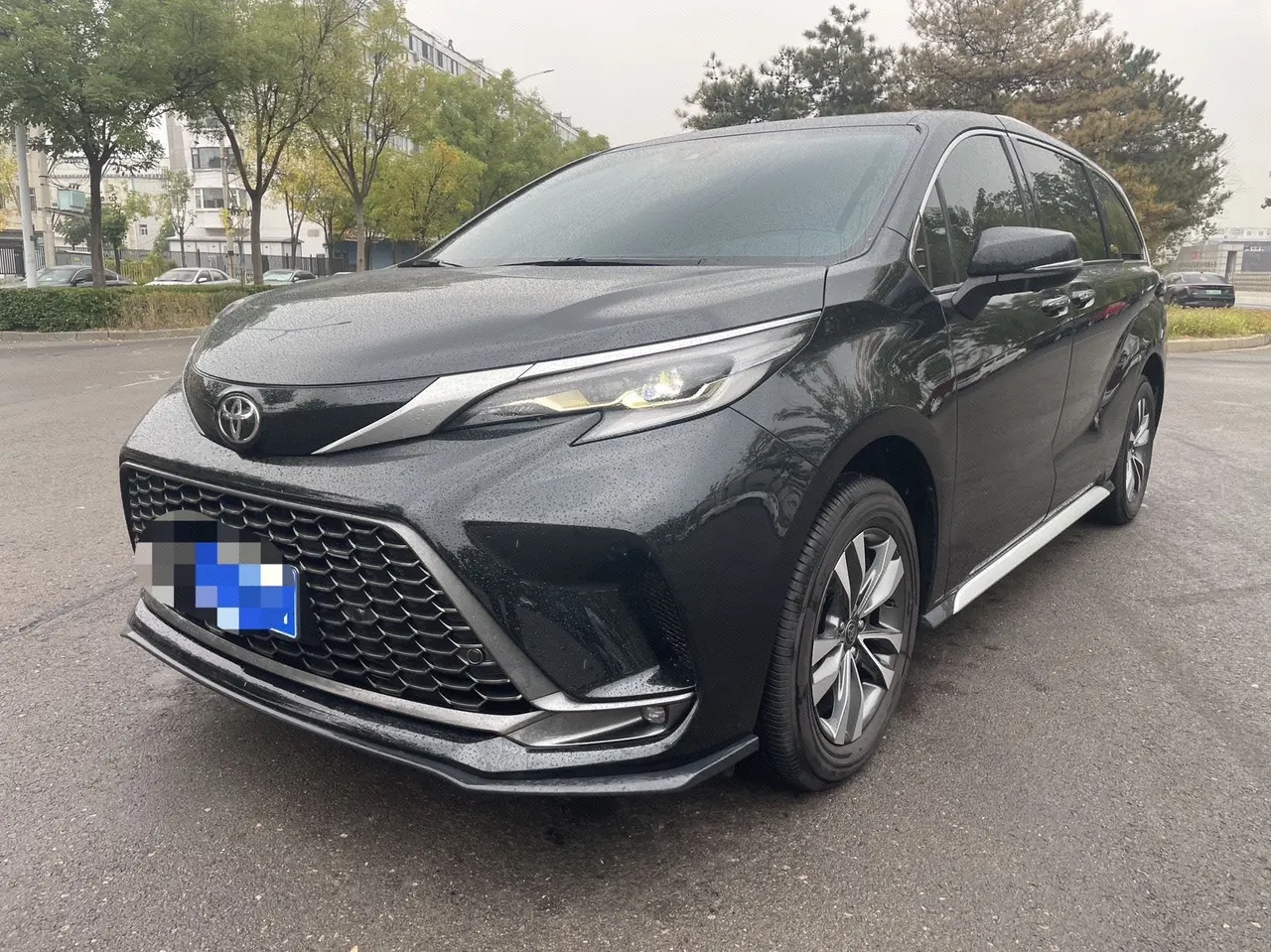 Open image lightbox: Toyota 2026 Grevia HYBRID 2.5 Stepless Zunjue MAX Four-wheel Drive Automatic Gear