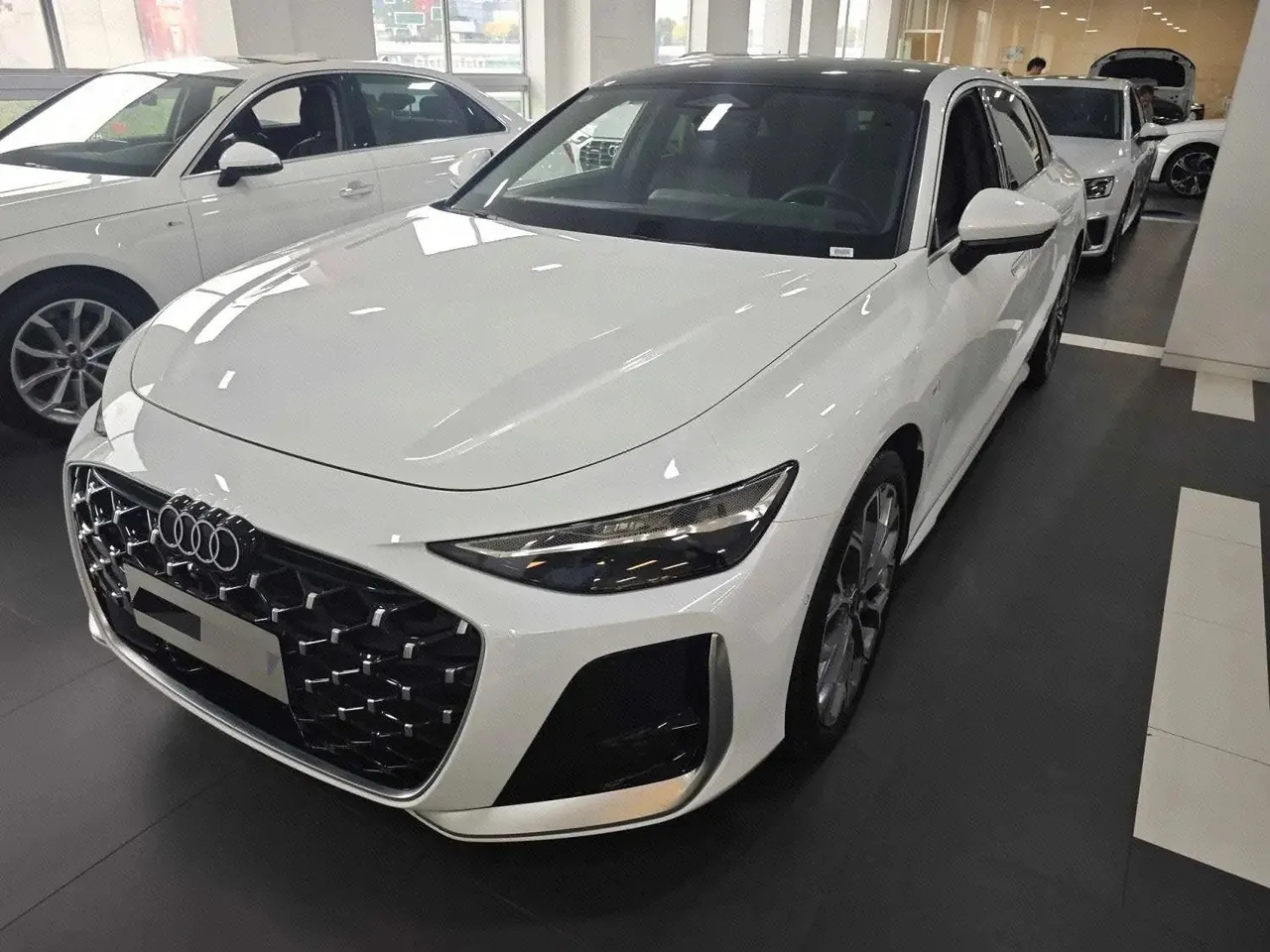 Open image lightbox: Audi 2026 A6L 2.0T Quattro Enjoy Dynamic Automatic