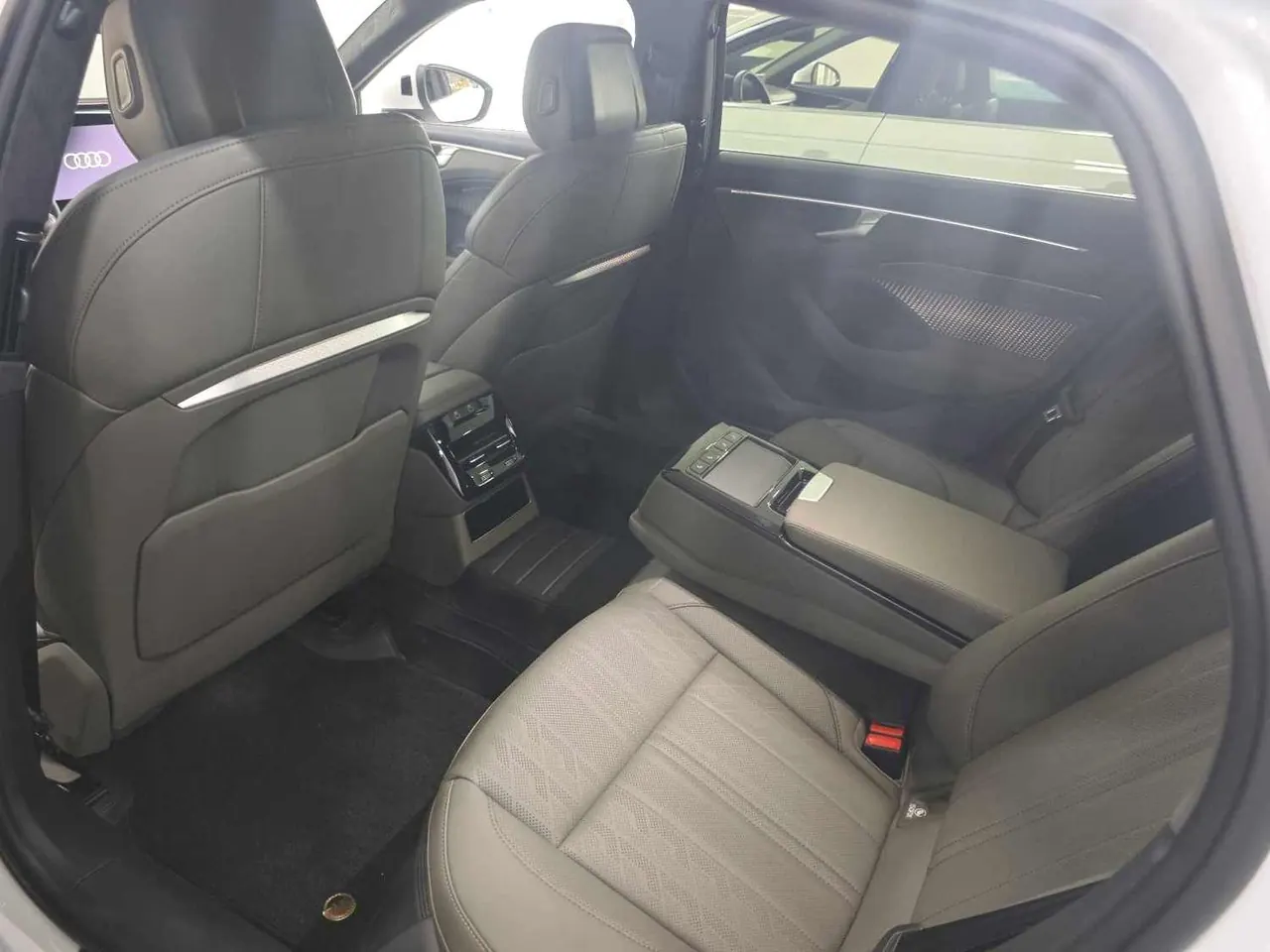 Audi 2026 A6L 2.0T Quattro Enjoy Dynamic Automatic 6