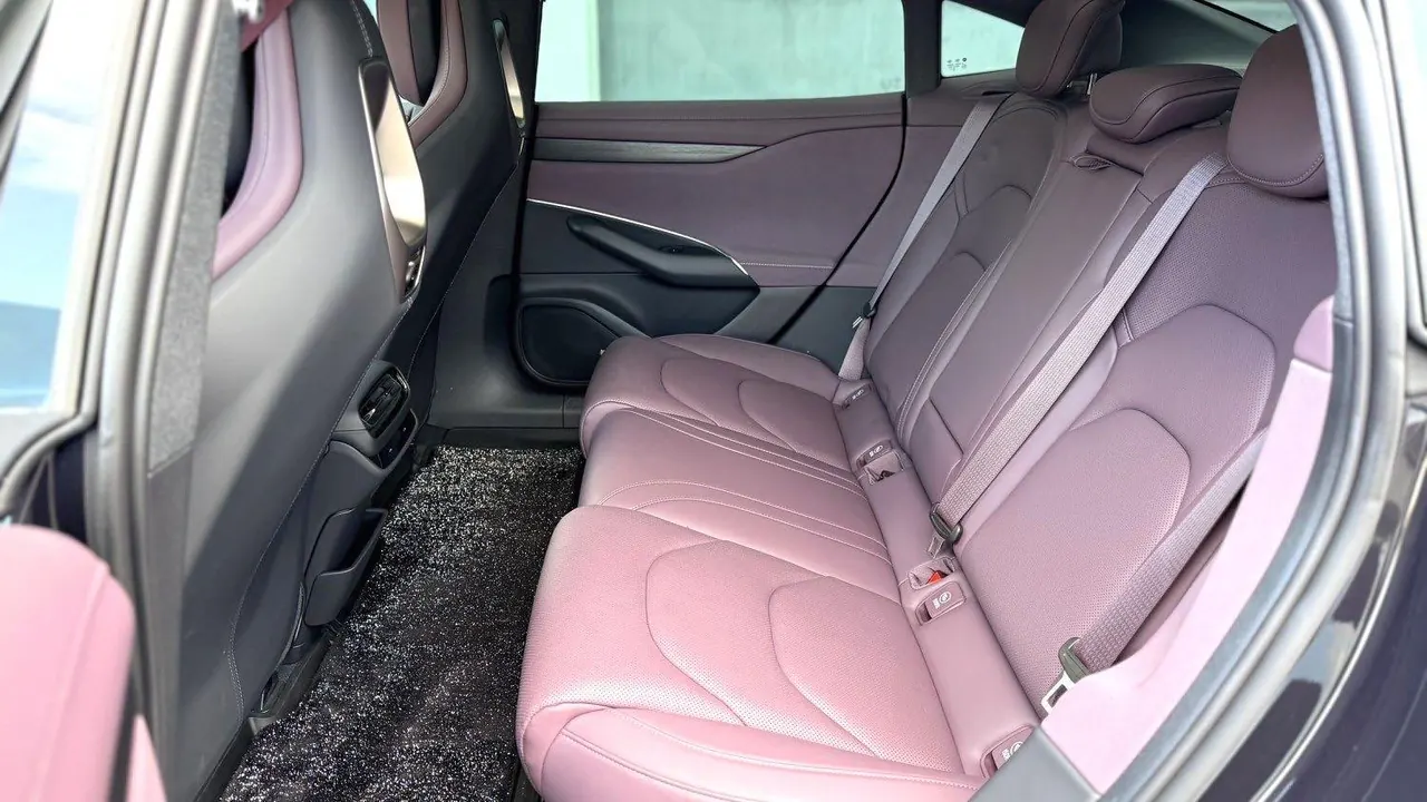 MI 2024 SU 7 830km Rear Drive Ultra Long Endurance High-end Smart Drive Pro Edition Automatic Gear 6