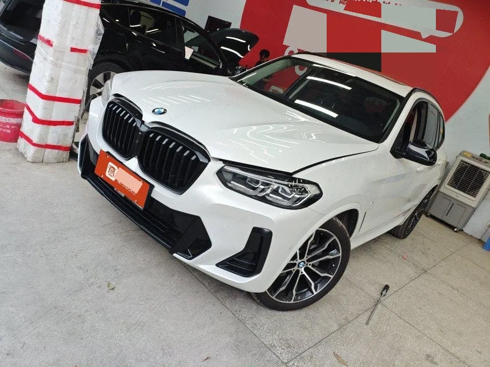 Открыть галерею: BMW 2023 X3 xDrive30i 2.0T Leading M Obsidian Night Suit Automatic Gear