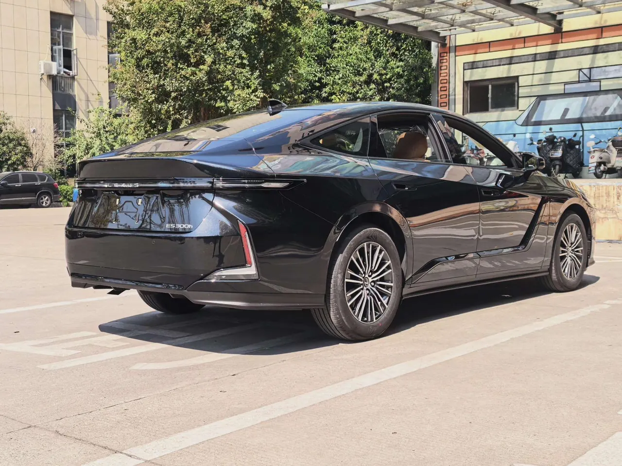 Lexus ES (Imported) 2026 ES300h 2.0 Stepless Automatic Gear 7
