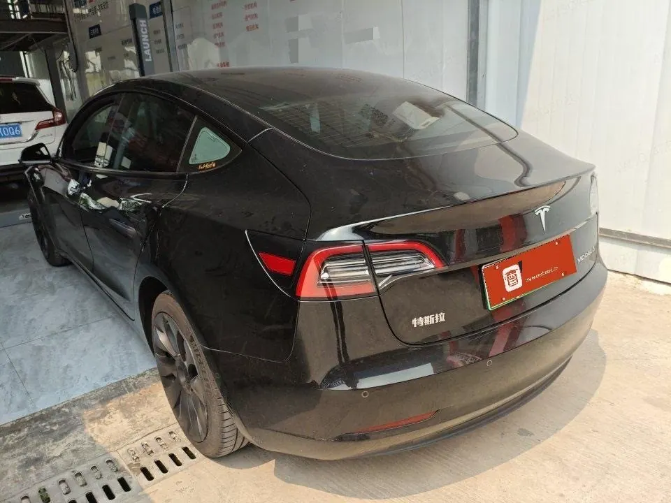 Tesla 2022 Model 3 rear-wheel drive version of automatic transmission 3