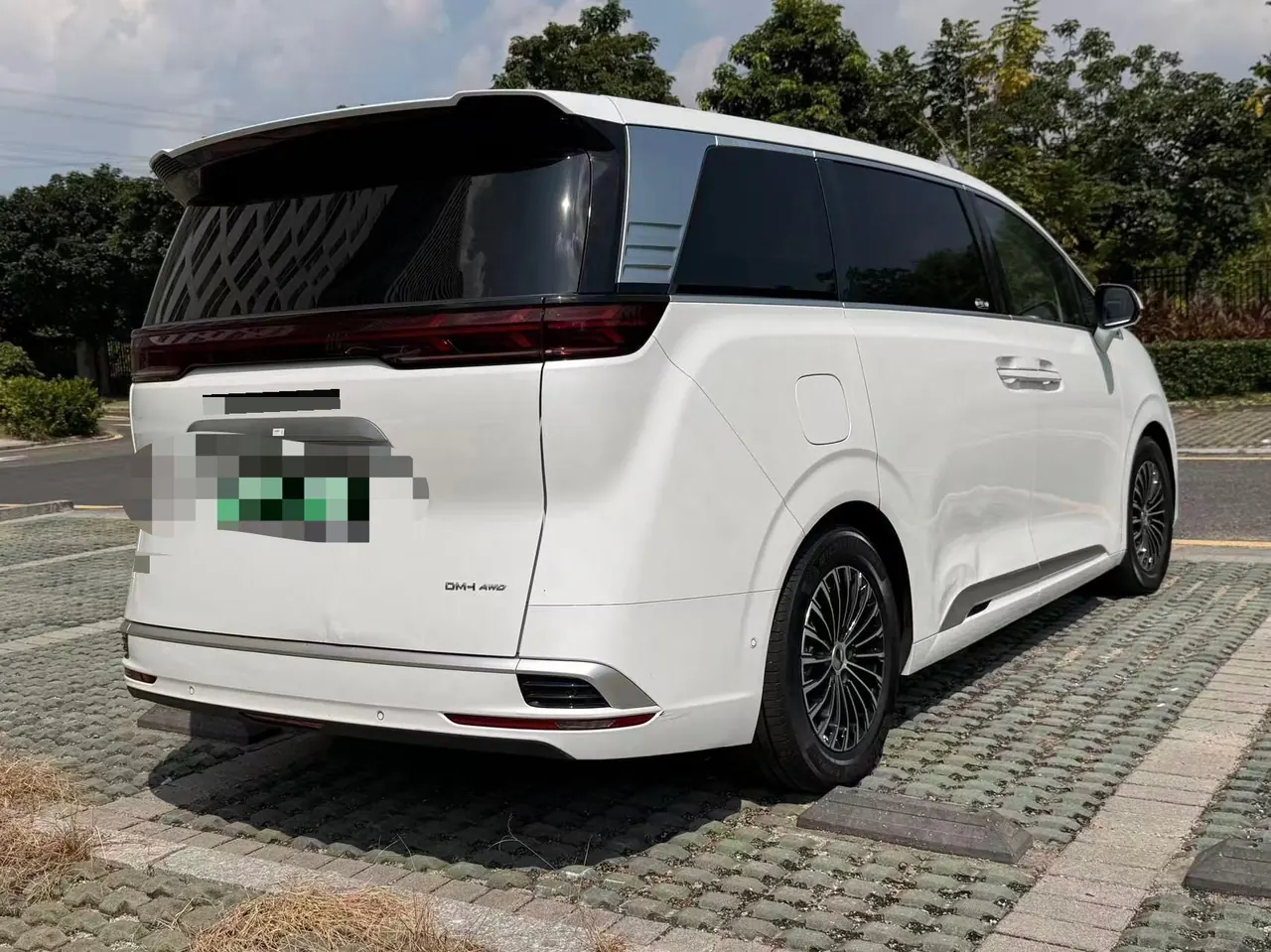 Denza 2022 Denza D9 DM-i 1.5T stepless 970 four-wheel drive flagship automatic gear 3