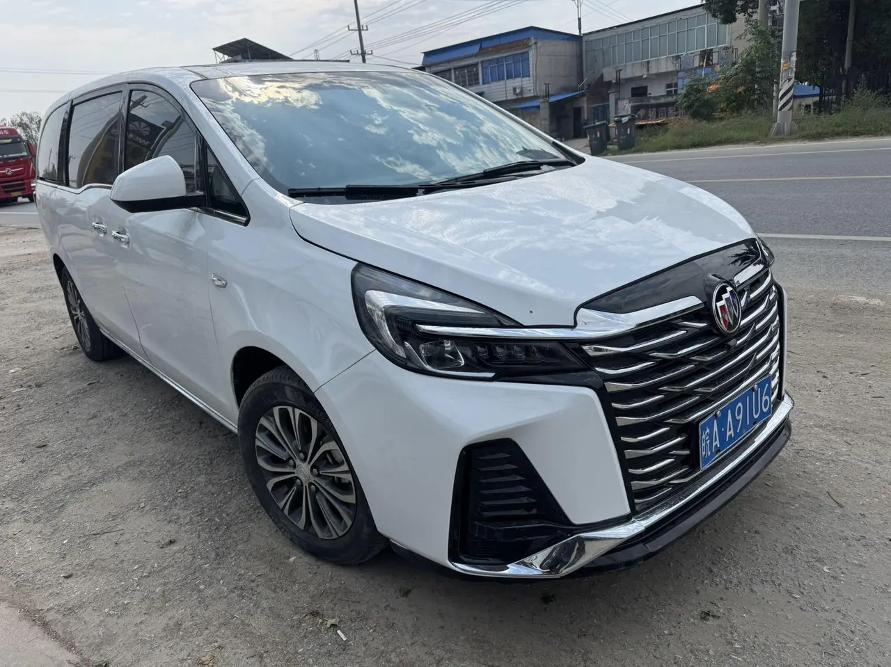 Buick 2023 GL8 Land Business Class 48V 2.0T 652T Luxury Automatic Gear 2