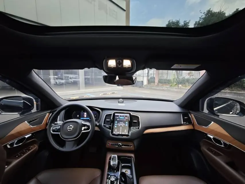 Volvo XC90 (Imported) 2023 XC90 48V 2.0T B6 Zhiya Deluxe Edition 7-seat Automatic Gear 3