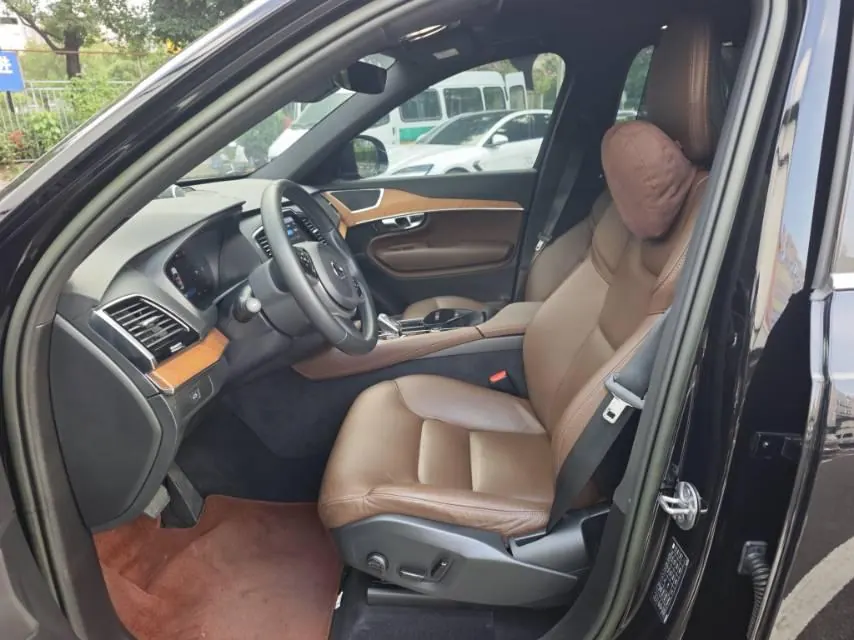 Volvo XC90 (Imported) 2023 XC90 48V 2.0T B6 Zhiya Deluxe Edition 7-seat Automatic Gear 4