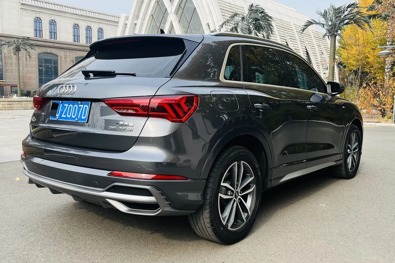 Audi 2023 Q3 1.4TFSI 35TFSI Aggressive Dynamic Automatic 4