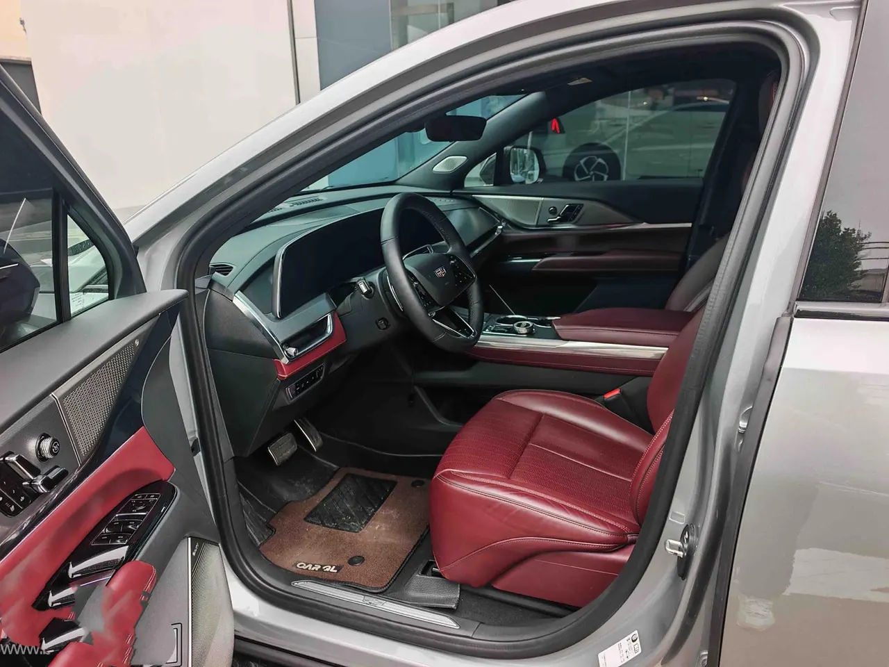 Cadillac 2025 XT5 48V 2.0T Platinum Automatic Gear 2