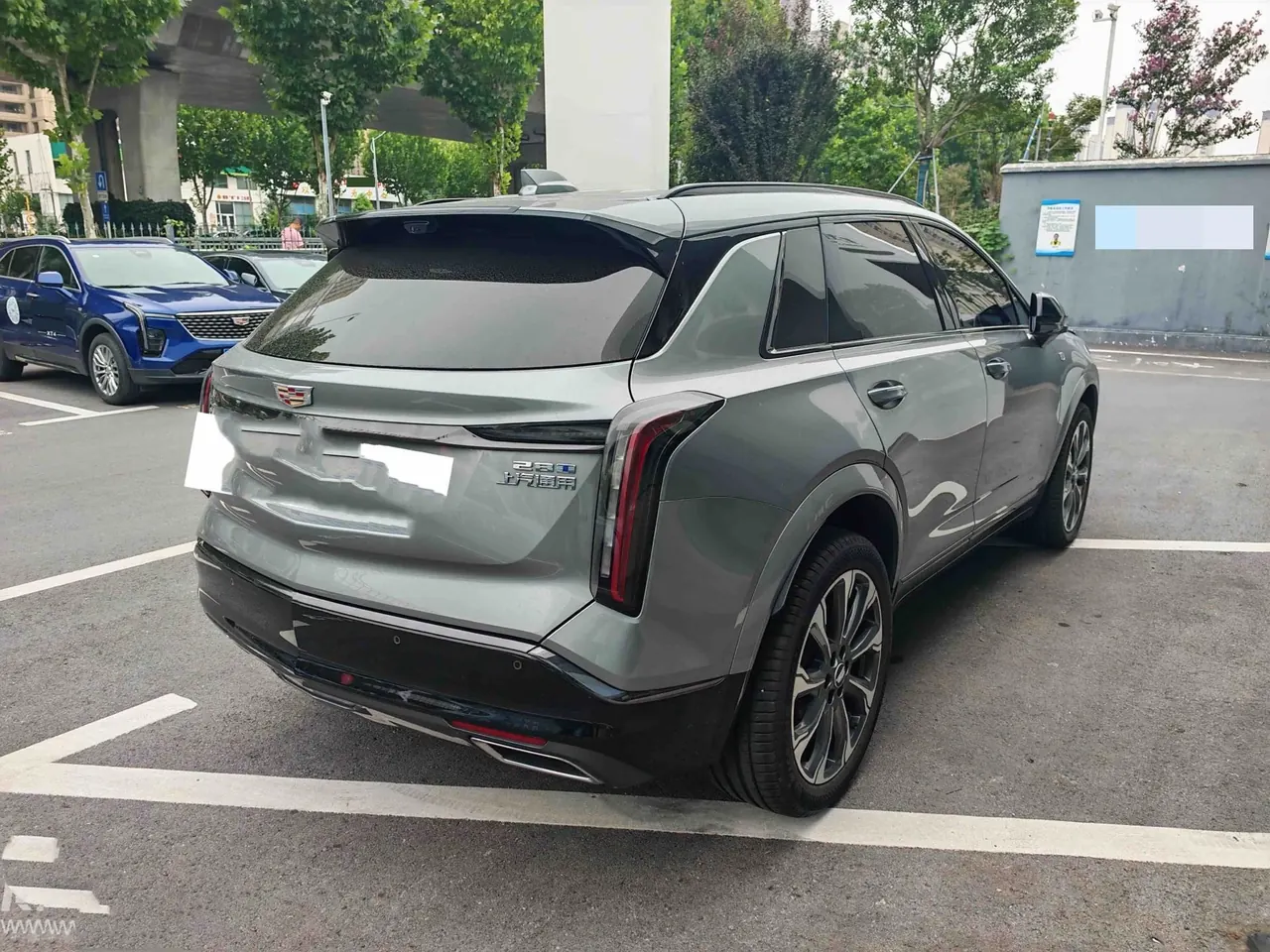 Cadillac 2025 XT5 48V 2.0T Platinum Automatic Gear 4