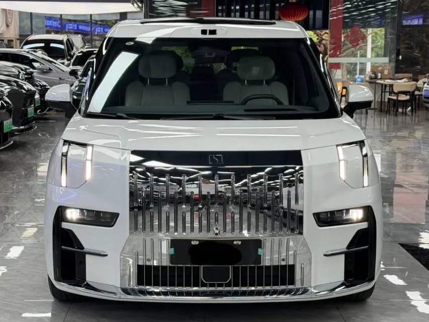 Zeekr 2024 Zeekr 009 seven-seat aisle version four-wheel drive 108kWh automatic gear 2