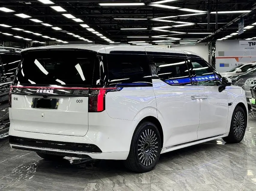 Zeekr 2024 Zeekr 009 seven-seat aisle version four-wheel drive 108kWh automatic gear 4