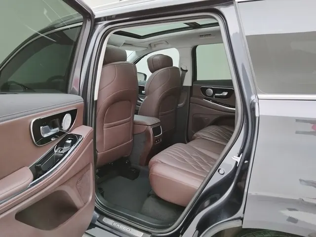 Xingtu 2024 Lanyue 2.0T 400T International Edition Four-wheel Drive Xingzun 7-seat Automatic Gear 15