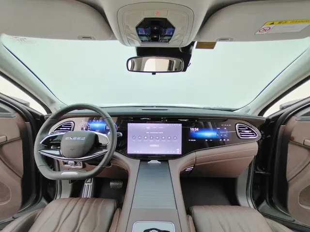 Xingtu 2024 Lanyue 2.0T 400T International Edition Four-wheel Drive Xingzun 7-seat Automatic Gear 9