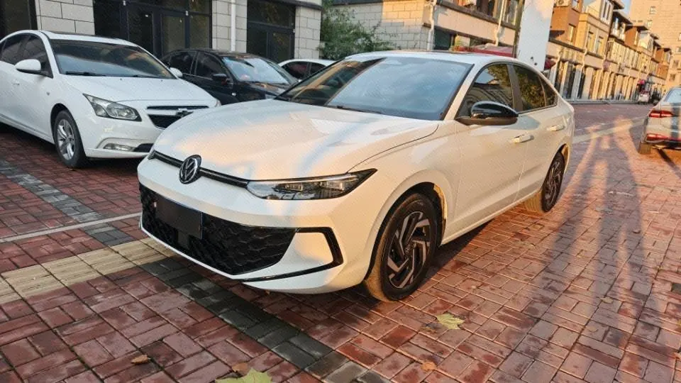 Открыть галерею: Volkswagen 2026 Lavida Pro 1.5TSI 300TSI Star 6 Million Edition Automatic Gear