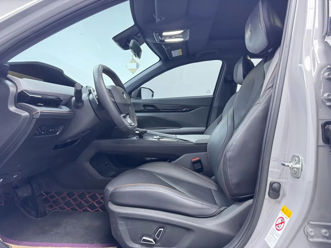 ChangAn 2022 UNI-V 1.5T honorable automatic gear 4