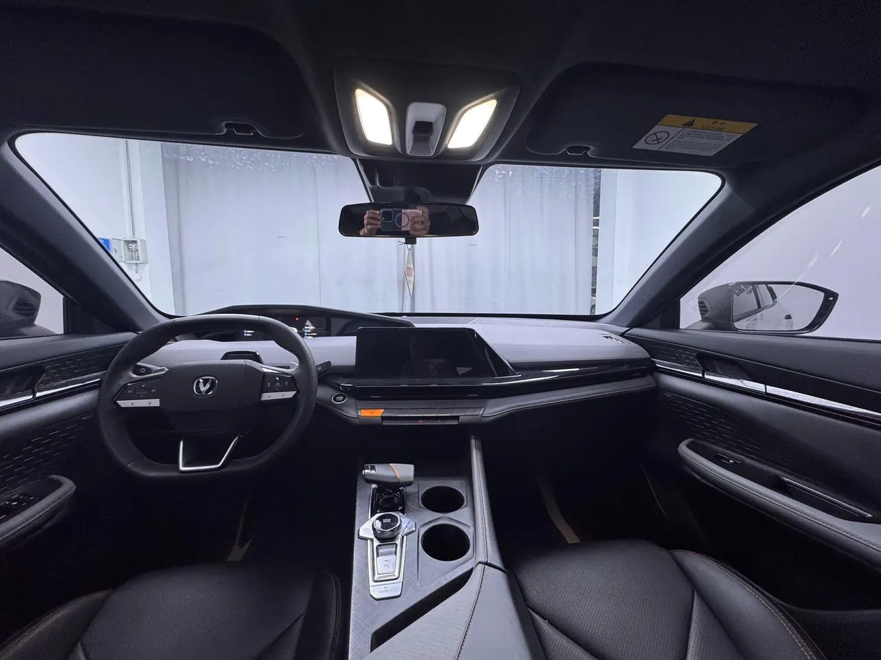 ChangAn 2022 UNI-V 1.5T honorable automatic gear 6