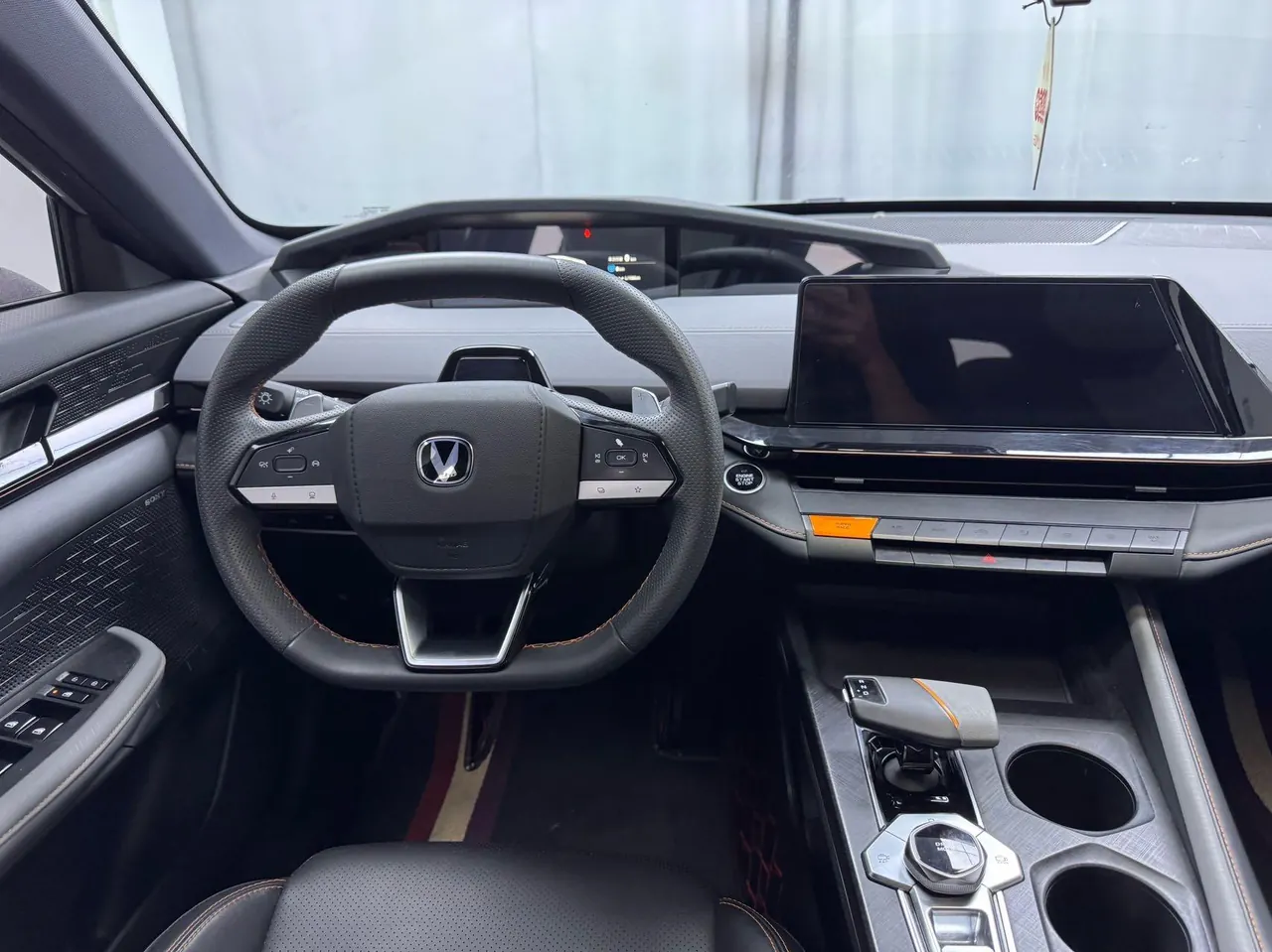 ChangAn 2022 UNI-V 1.5T honorable automatic gear 7