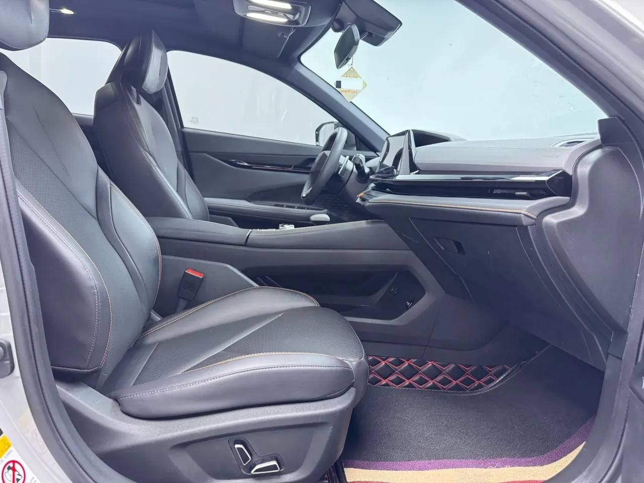ChangAn 2022 UNI-V 1.5T honorable automatic gear 8