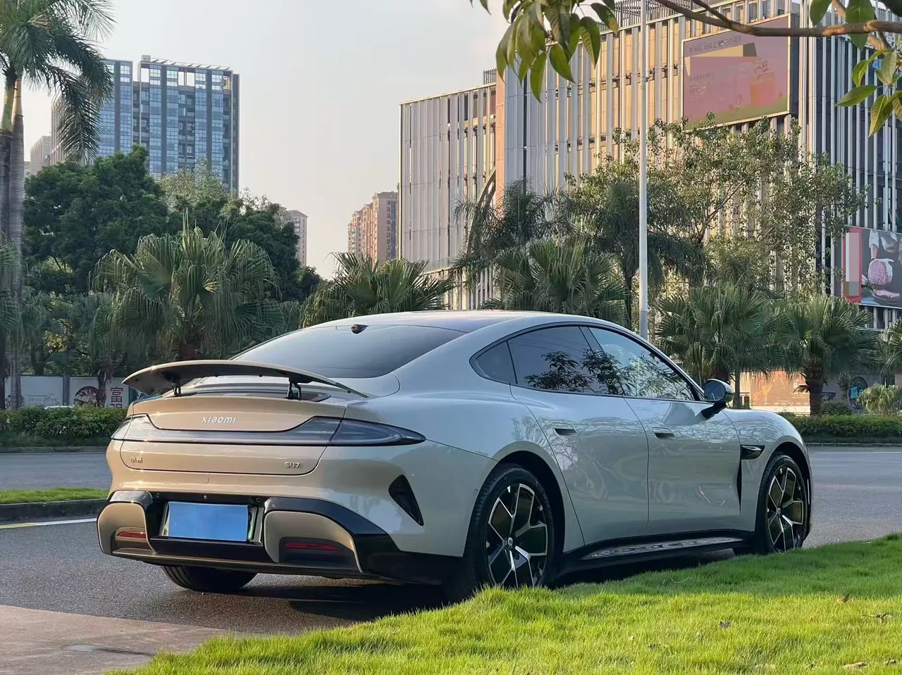 MI 2024 SU 7 830km Rear Drive Ultra Long Endurance High-end Smart Drive Pro Edition Automatic Gear 13