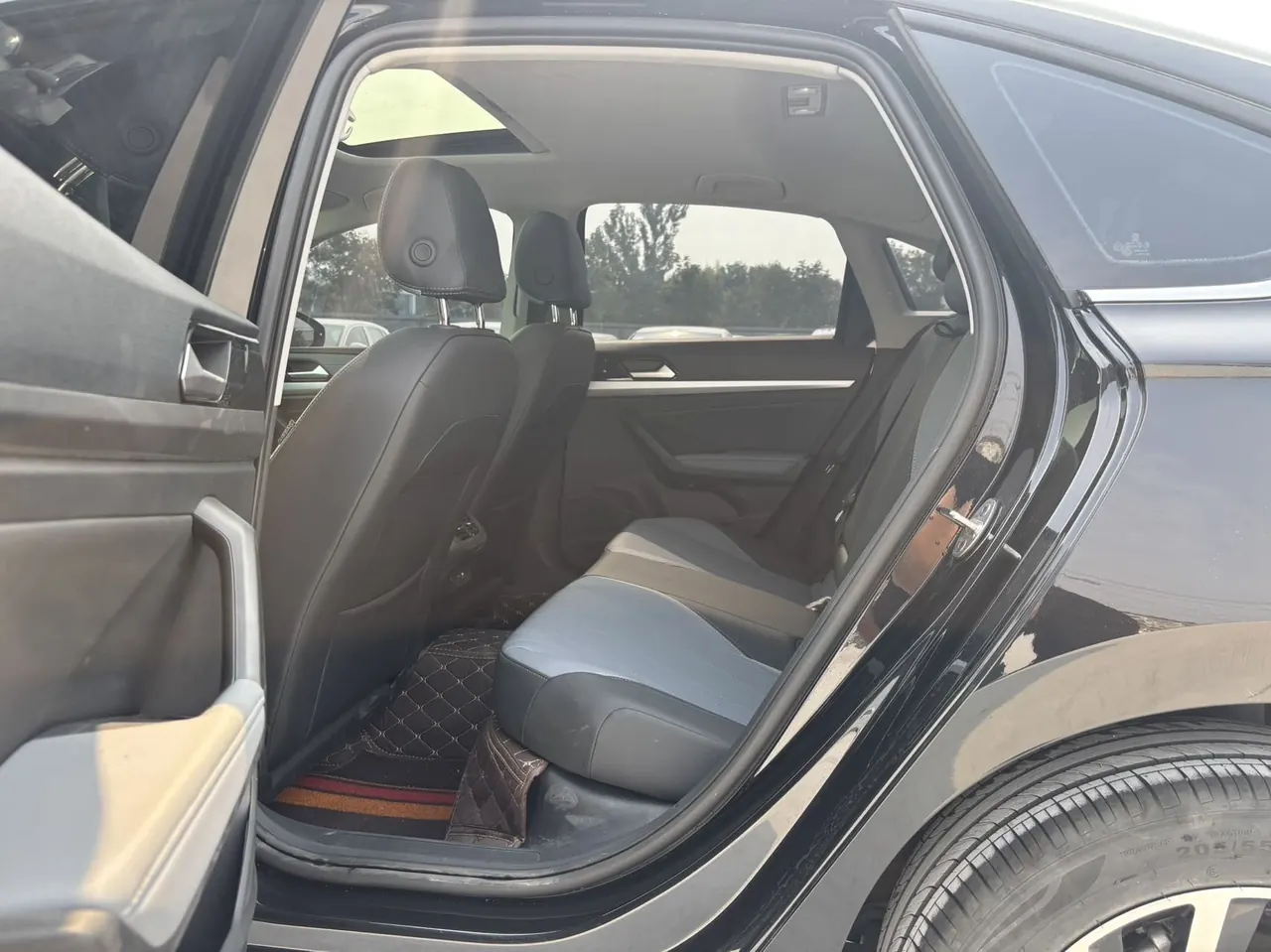 Volkswagen 2024 LaVida 1.5 Star 5 Million Edition Automatic Gear 9