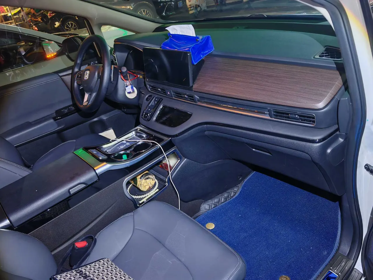 Honda 2024 Odyssey Hybrid 2.0 Stepless Sharp and Pleasant Edition Automatic Gear 13