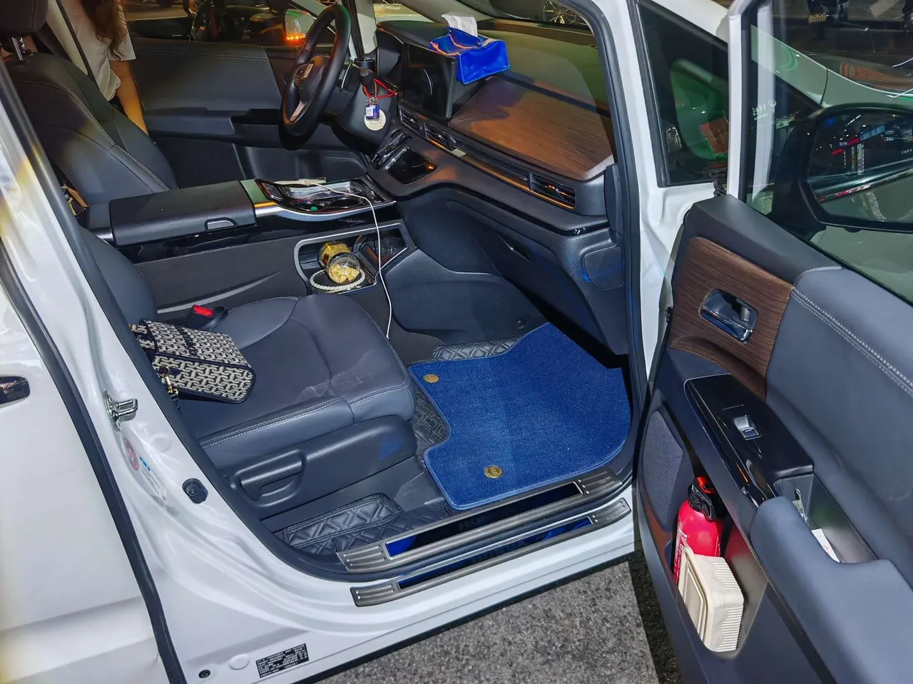 Honda 2024 Odyssey Hybrid 2.0 Stepless Sharp and Pleasant Edition Automatic Gear 14