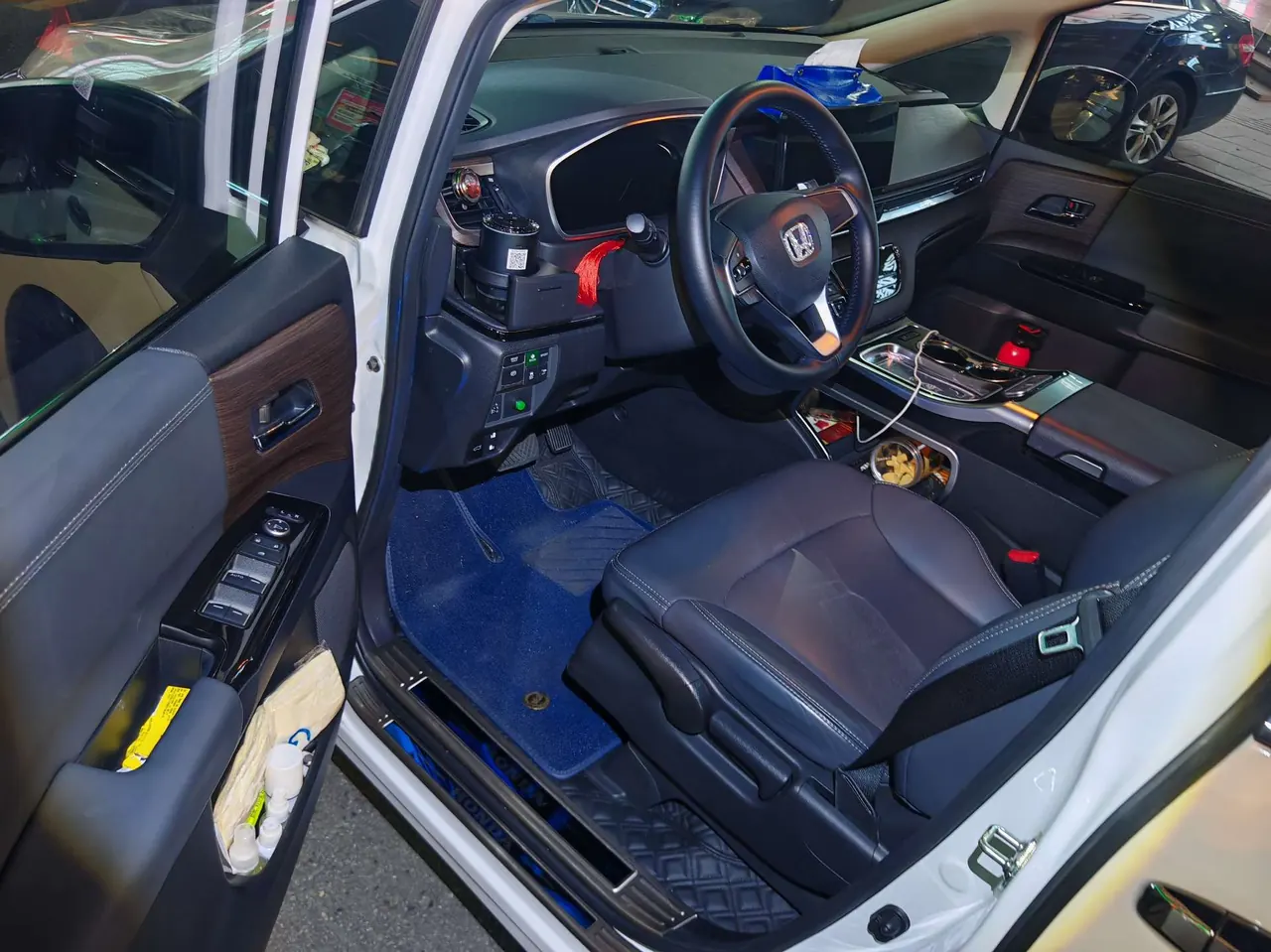 Honda 2024 Odyssey Hybrid 2.0 Stepless Sharp and Pleasant Edition Automatic Gear 6