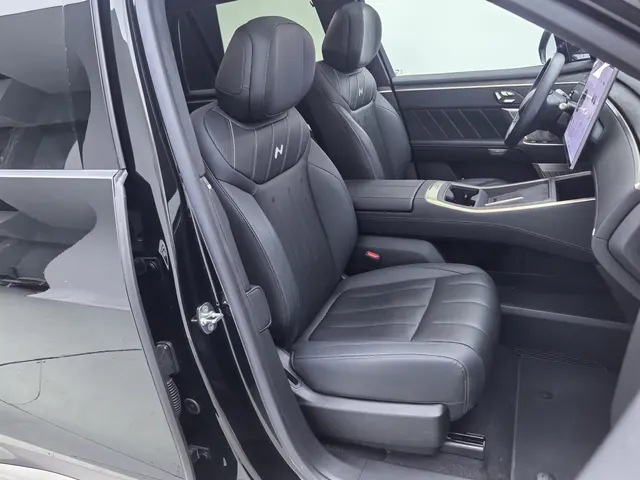 ONVO 2025 L90 Ultra Six‑Seater Automatic 11