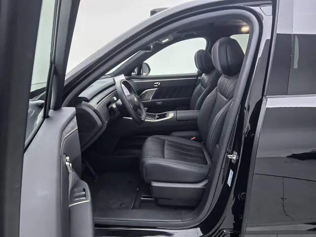 ONVO 2025 L90 Ultra Six‑Seater Automatic 8