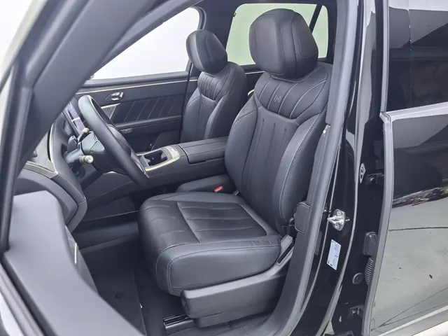 ONVO 2025 L90 Ultra Six‑Seater Automatic 9