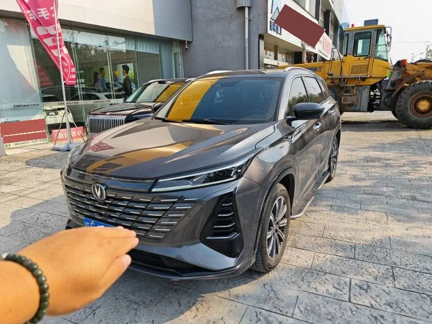 Открыть галерею: ChangAn 2025 CS75 PLUS 1.5T Champion Edition Jinhang Automatic Gear
