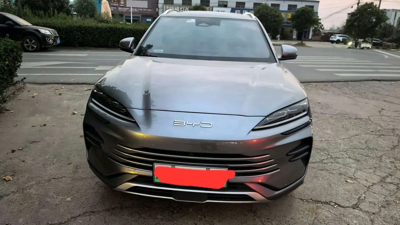 BYD 2023 Song PLUS DM-i 1.5 Stepless Champion Edition 110KM Flagship PLUS Automatic Gear 2