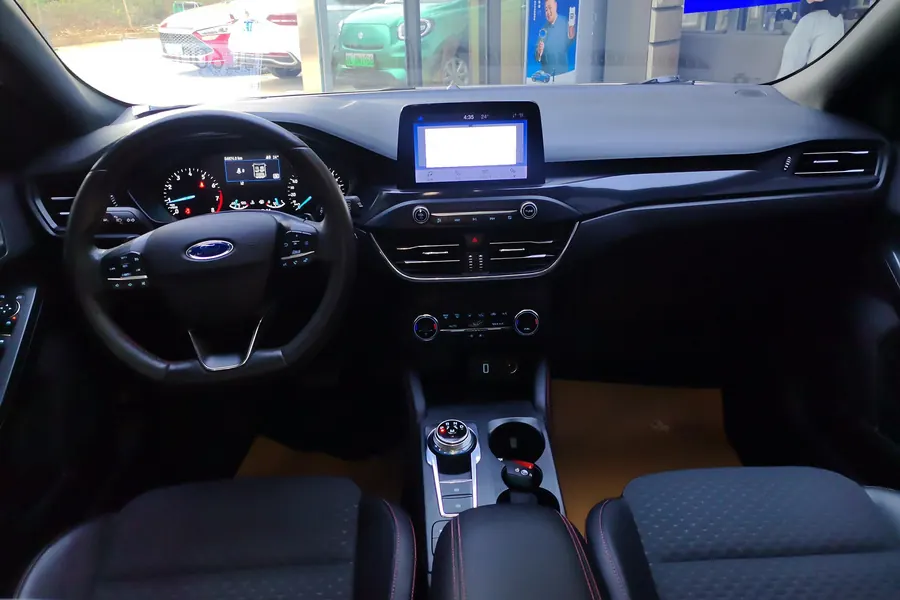 Ford 2020 Fox-hatchback 1.5T EcoBoost 180 ST Line Automatic 4