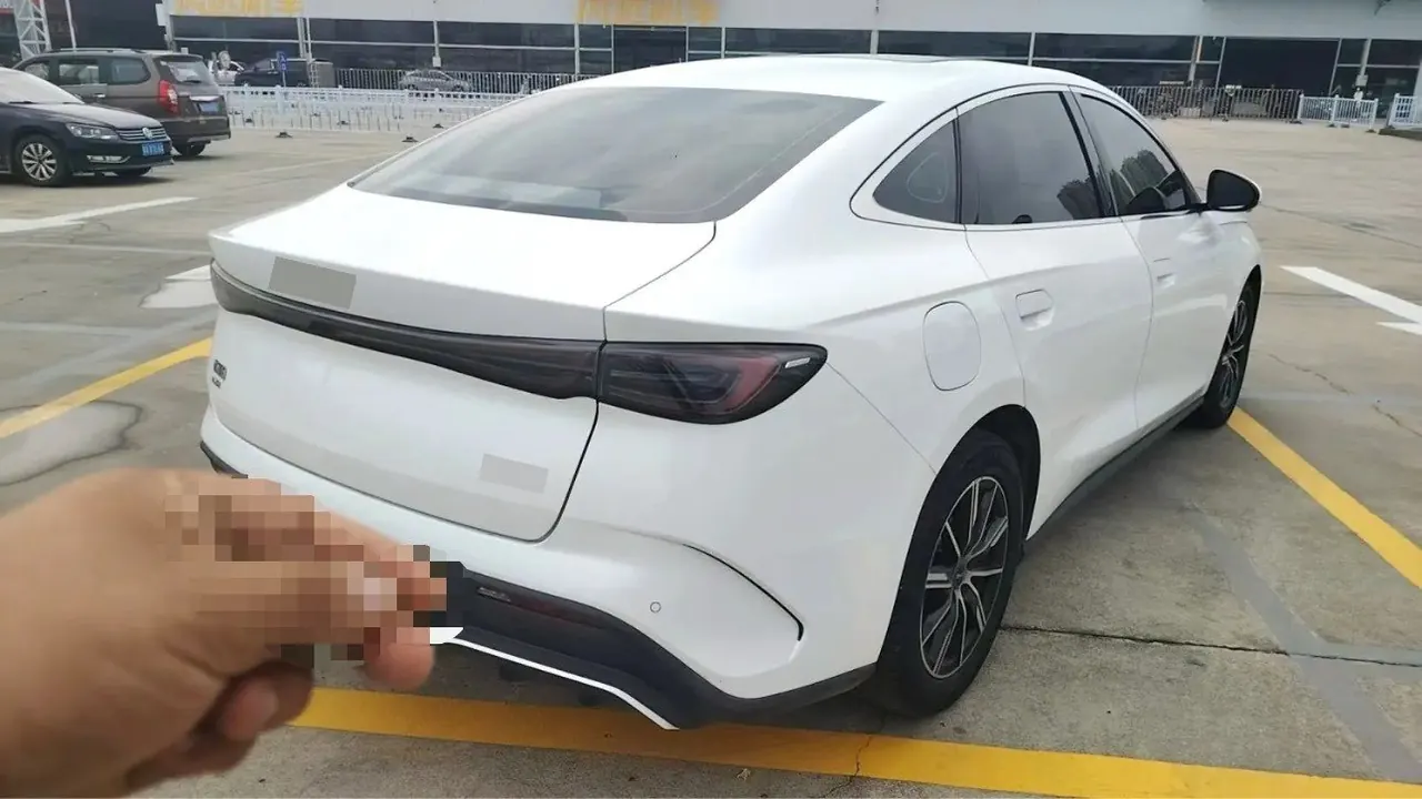 BYD 2025 seals 06 DM-i 1.5 stepless smart driving version 120KM exclusive automatic gear 3