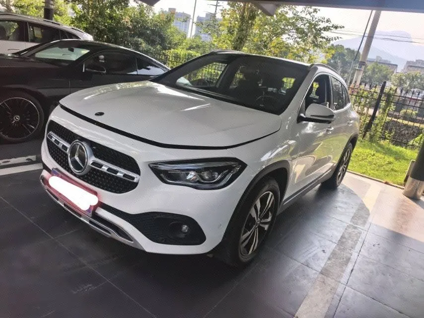 Open image lightbox: Mercedes Benz 2020 GLA 200 1.3T automatic gear