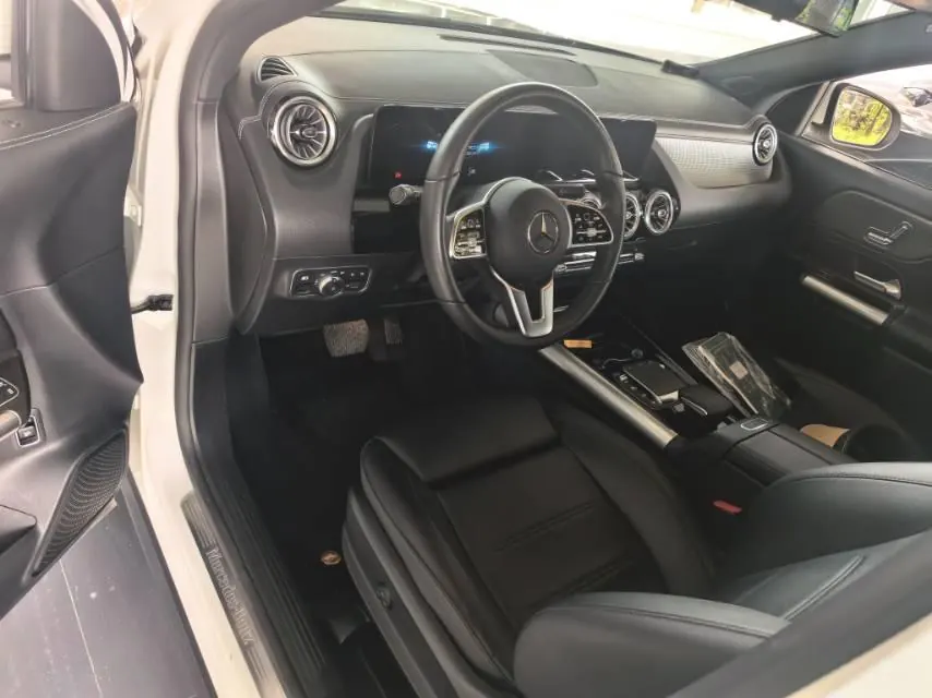 Mercedes Benz 2020 GLA 200 1.3T automatic gear 2