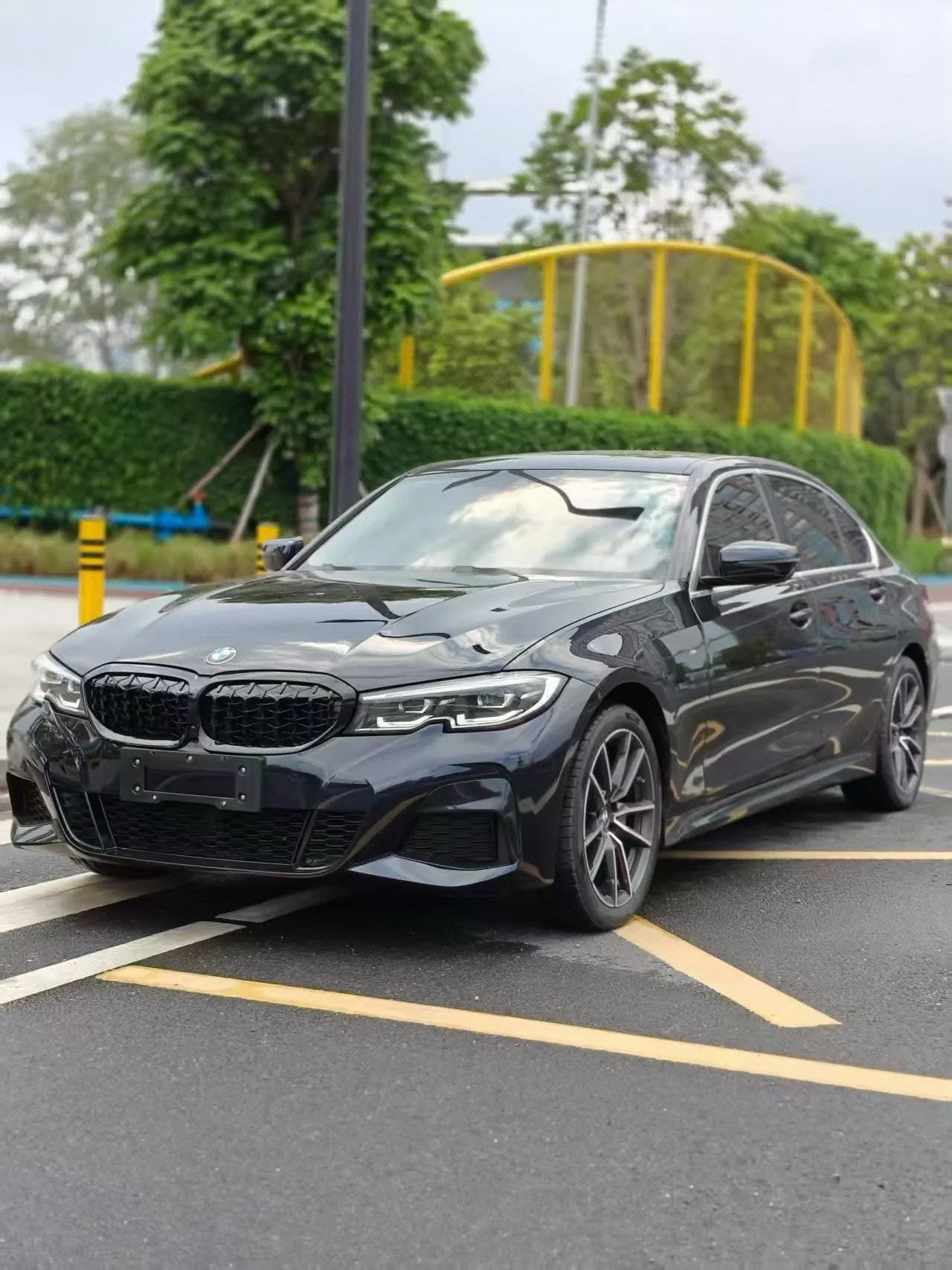 Open image lightbox: BMW 3 Series 2022 325Li 2.0T M Sports Obsidian Night Kit (Changed) Automatic Gear