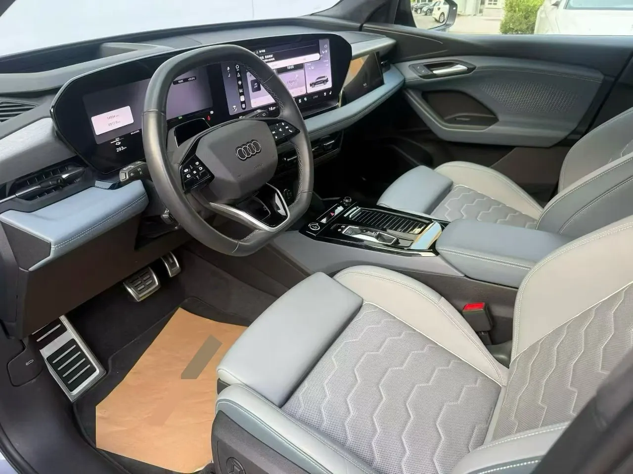 Audi 2025 Q6L e-tron Starter Pilot Edition Automatic Gear 7