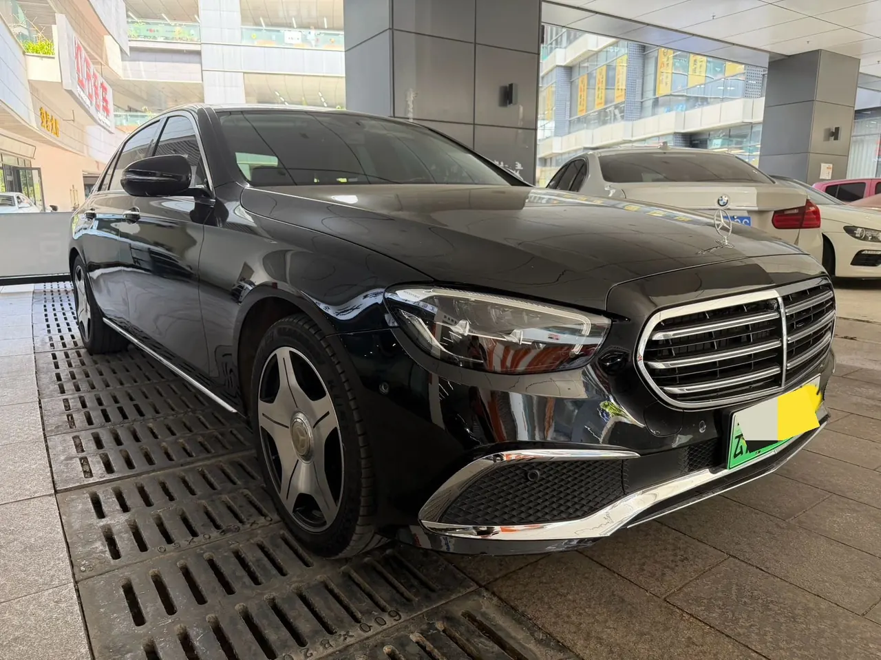 Mercedes Benz Class E New Energy 2023 E 350 e L 2.0T Automatic Gear 3